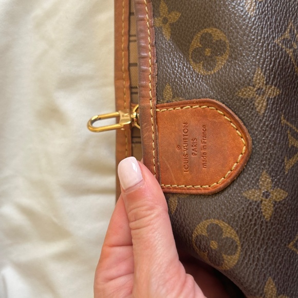 Authentic preloved Louis Vuitton Delightful MM - Picture 2 of 8